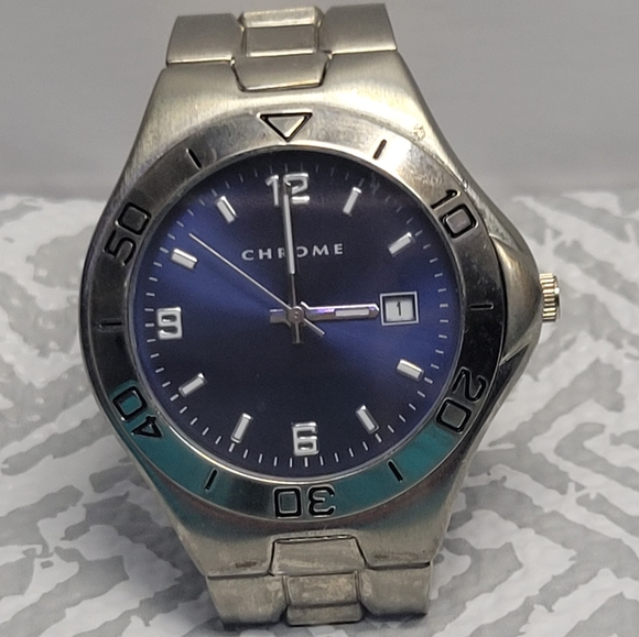 CHROME Watch - Picture 2 of 13